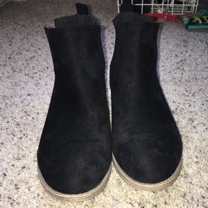 BRAND: Mossimo Low booties